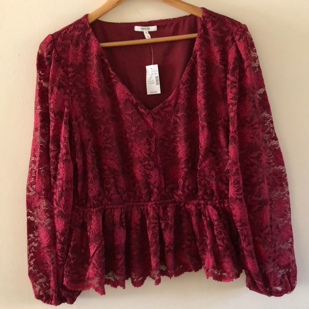 MAURICE’S LACE RED TOP. NWT.